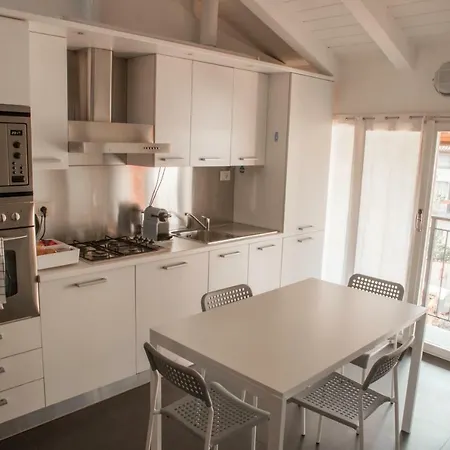 Top Suites - City Center - Moroni 14 Apartment